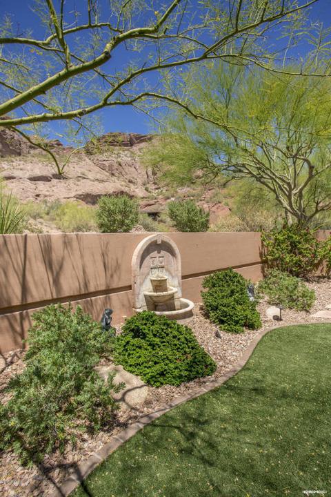 4811 E Camelhead Dr, Phoenix, AZ 85018 photo 3