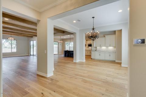 914 E Hampton Ln, Gilbert, AZ 85295 photo 3