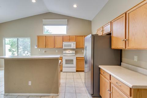 654 E Iris Ct, Gilbert, AZ 85296 photo 17