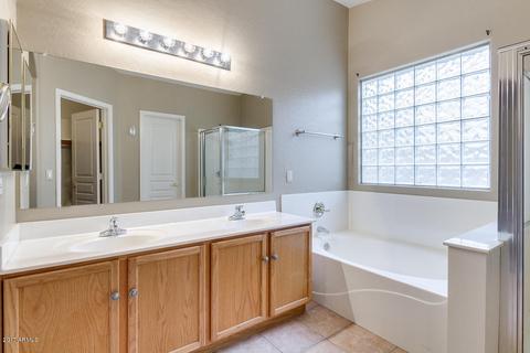 654 E Iris Ct, Gilbert, AZ 85296 photo 23