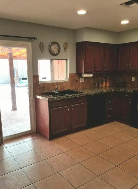4133 E Nancy Ln, Phoenix, AZ 85042 photo 6