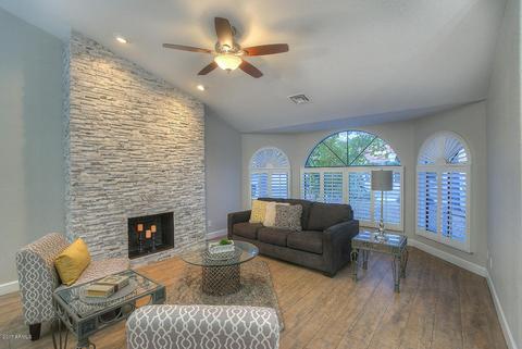 631 E Stonebridge Dr, Gilbert, AZ 85234 photo 1