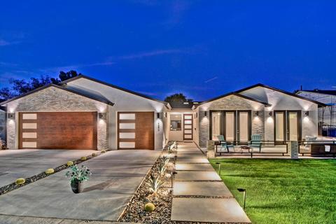230 E Ashwood Pl, Phoenix, AZ 85012 photo 1