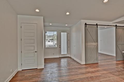 245 E Ashwood Pl, Phoenix, AZ 85012 photo 8