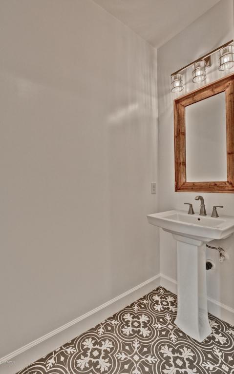 245 E Ashwood Pl, Phoenix, AZ 85012 photo 29
