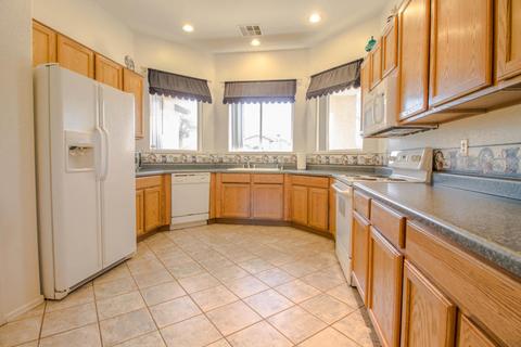 504 E Lydia Ln, Phoenix, AZ 85042 photo 8