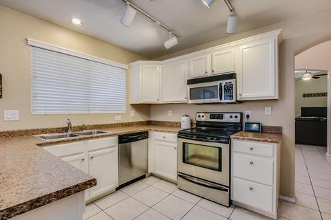 3356 E Blackhawk Dr, Phoenix, AZ 85050 photo 4