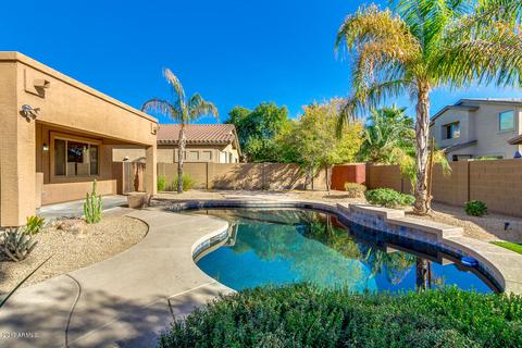 861 E Taurus Pl, Chandler, AZ 85249 photo 5