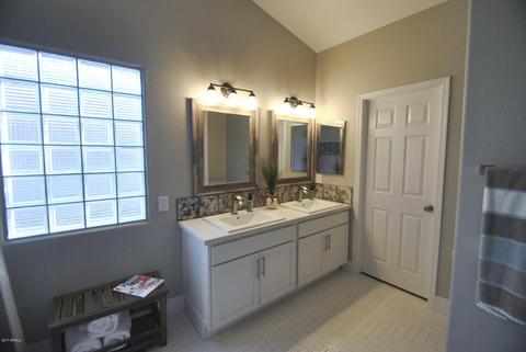 950 N Swallow Ln, Gilbert, AZ 85234 photo 8
