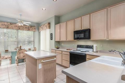 4375 E Lariat Ln, Phoenix, AZ 85050 photo 9