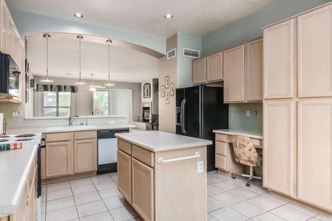 4375 E Lariat Ln, Phoenix, AZ 85050 photo 11