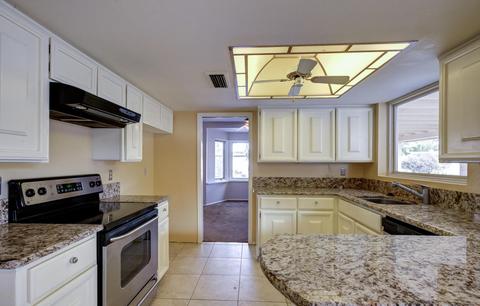 140 E Piping Rock Rd, Phoenix, AZ 85022 photo 2