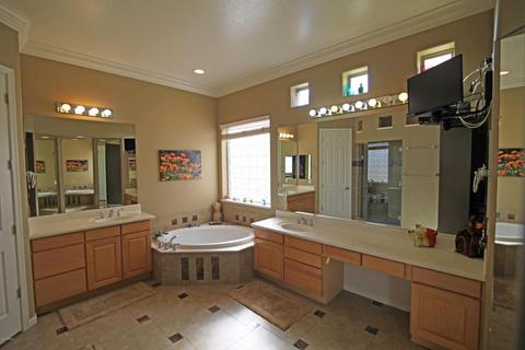 360 E Frances Ln, Gilbert, AZ 85295 photo 8