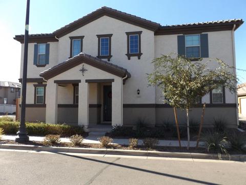 924 S Swallow Ln, Gilbert, AZ 85296 photo 1