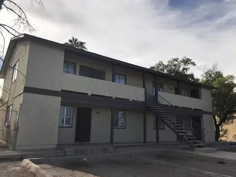 729 E Hazel Dr, Phoenix, AZ 85042 photo 1
