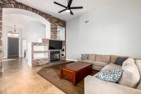 4728 E Robin Ln, Phoenix, AZ 85050 photo 9