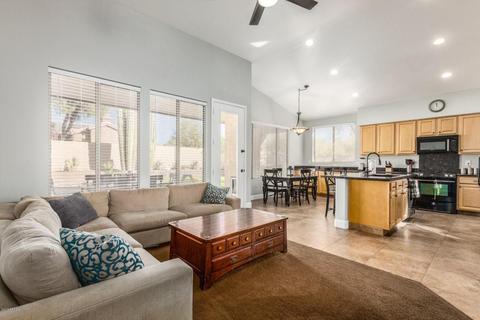 4728 E Robin Ln, Phoenix, AZ 85050 photo 10