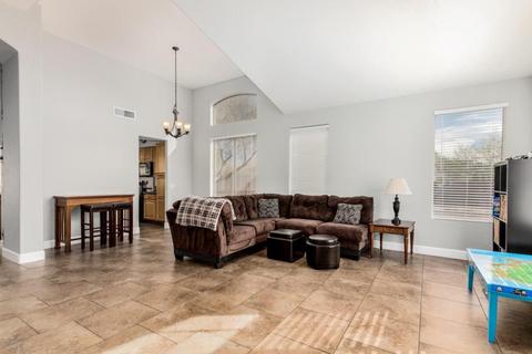 4728 E Robin Ln, Phoenix, AZ 85050 photo 4