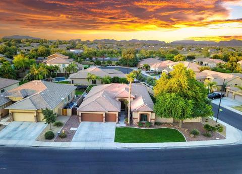 3984 E Meadowview Dr, Gilbert, AZ 85298 photo 1