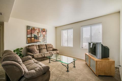 2946 E Laurel Ln, Phoenix, AZ 85028 photo 4