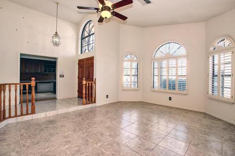 1031 W Iris Dr, Gilbert, AZ 85233 photo 4