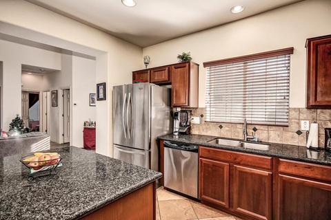3850 E Branham Ln, Phoenix, AZ 85042 photo 8
