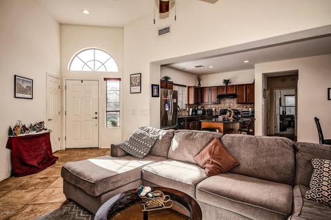 3850 E Branham Ln, Phoenix, AZ 85042 photo 5
