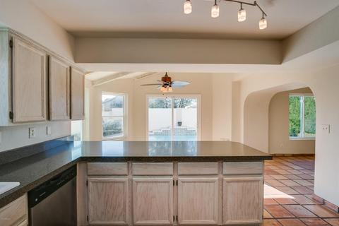 3601 E Rosemonte Dr, Phoenix, AZ 85050 photo 7