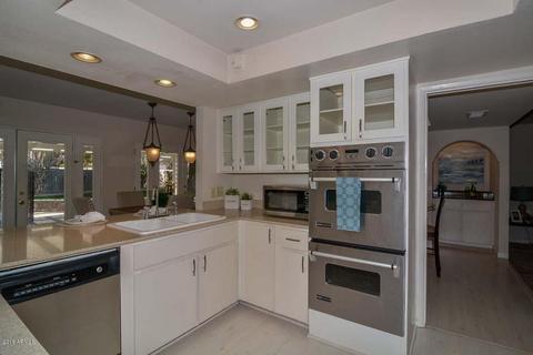 636 E Canterbury Ln, Phoenix, AZ 85022 photo 13