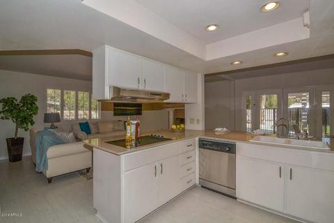 636 E Canterbury Ln, Phoenix, AZ 85022 photo 11