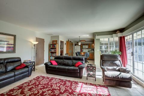 1605 E Westchester Dr, Tempe, AZ 85283 photo 10
