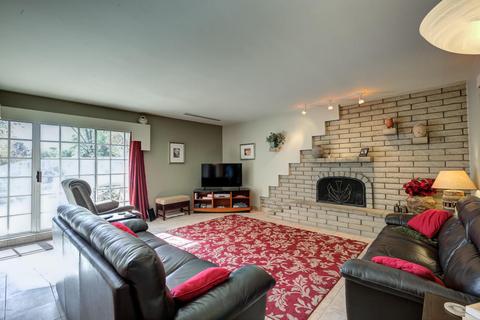 1605 E Westchester Dr, Tempe, AZ 85283 photo 3