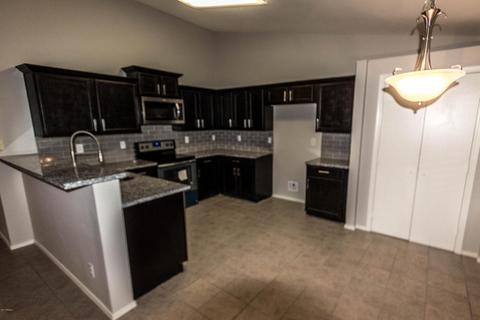 976 S Wanda Dr, Gilbert, AZ 85296 photo 1