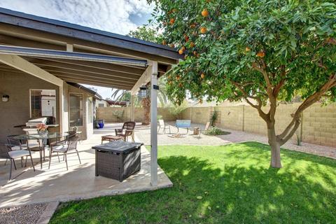 4037 E Topeka Dr, Phoenix, AZ 85050 photo 6