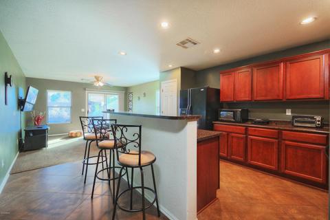 1001 S Pheasant Dr, Gilbert, AZ 85296 photo 4