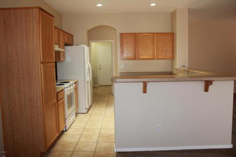 2574 S Buckaroo Trl, Gilbert, AZ 85297 photo 3