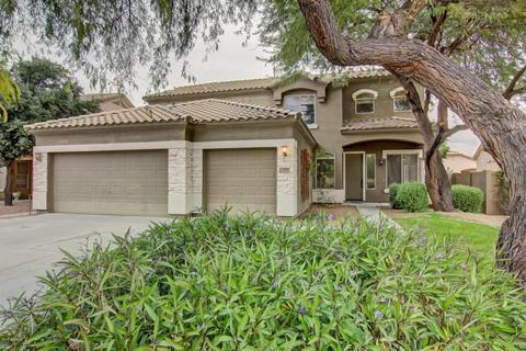 992 E San Tan Dr, Gilbert, AZ 85296 photo 1