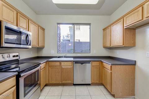 118 E Windsong Dr, Phoenix, AZ 85048 photo 4