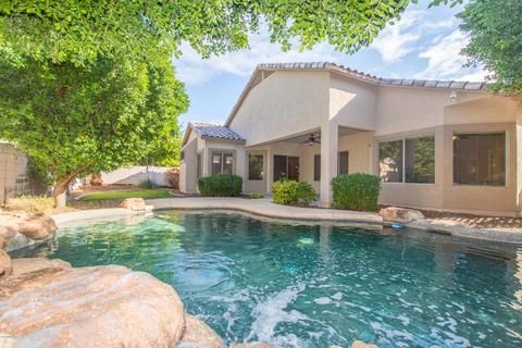 978 S Oak St, Gilbert, AZ 85233 photo 2
