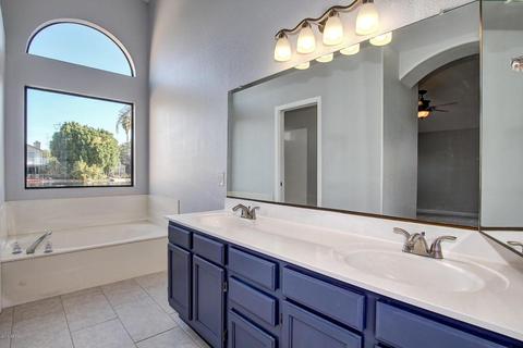 318 E Stonebridge Dr, Gilbert, AZ 85234 photo 17