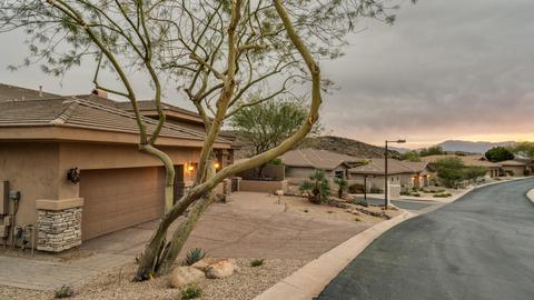 407 E Desert Wind Dr, Phoenix, AZ 85048 photo 1