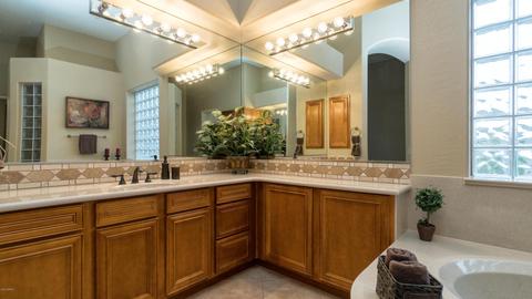 407 E Desert Wind Dr, Phoenix, AZ 85048 photo 31