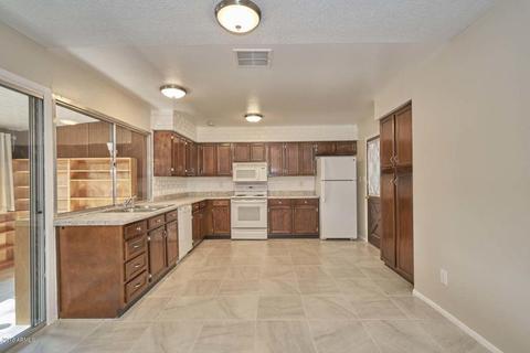 4027 E Nancy Ln, Phoenix, AZ 85042 photo 9