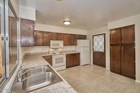 4027 E Nancy Ln, Phoenix, AZ 85042 photo 8