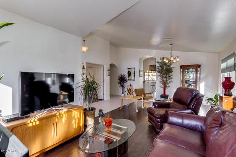 652 W Douglas Ave, Gilbert, AZ 85233 photo 2