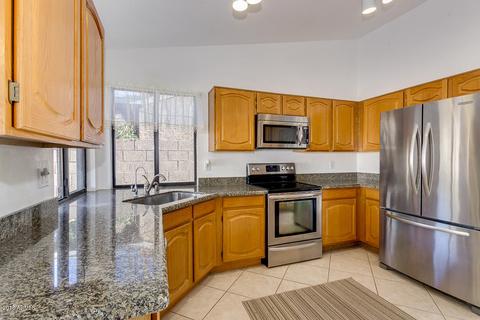 1432 W Iris Dr, Gilbert, AZ 85233 photo 5