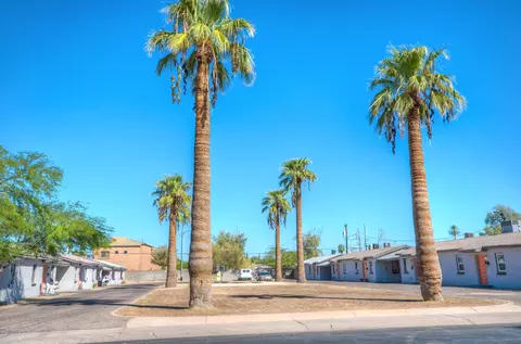 808 E Turney Ave, Phoenix, AZ 85014 photo 1