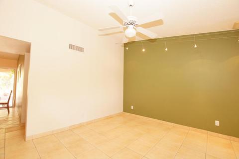 526 E Wickieup Ln, Phoenix, AZ 85024 photo 3