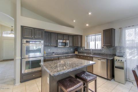 2055 E Smoke Tree Rd, Gilbert, AZ 85296 photo 4