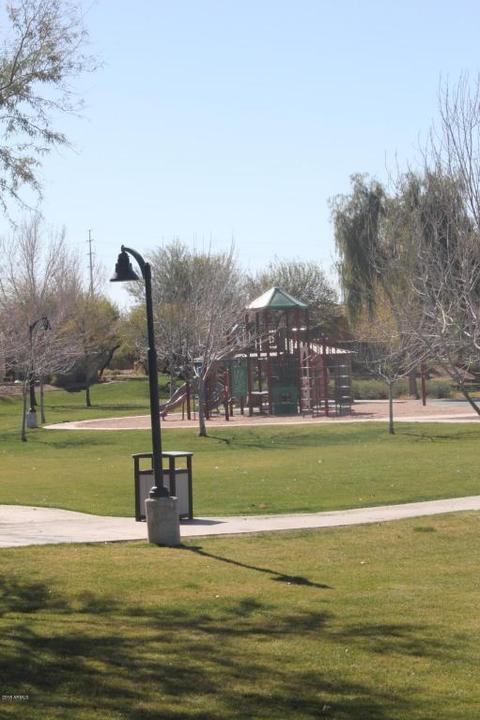 864 E Doral Ct, Gilbert, AZ 85297 photo 25